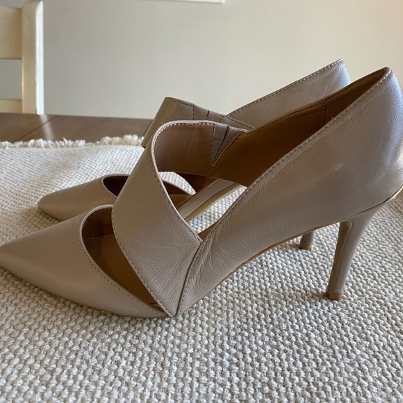 Calvin Klein Nude Leather Pumps With Cross Strap Size 8.5 Heel: 3 1/2” - Picture 2 of 7